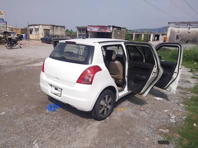 Suzuki Swift 2011 Urgent sale