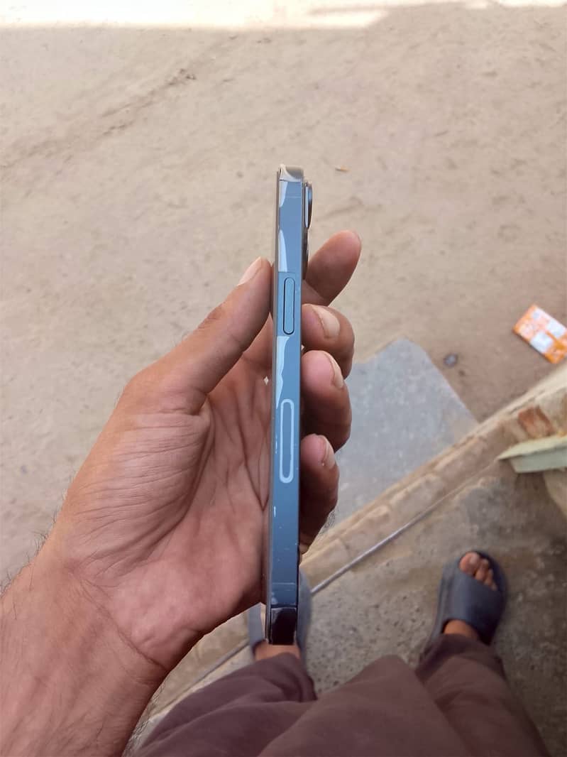 Apple iPhone 14 2