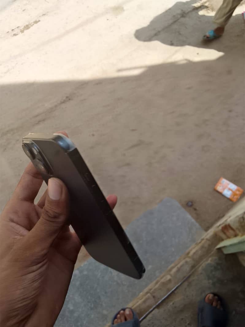 Apple iPhone 14 3