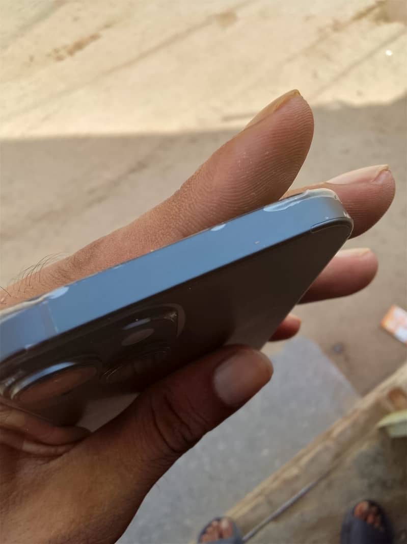 Apple iPhone 14 7