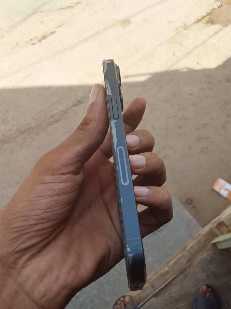 Apple iPhone 14 9