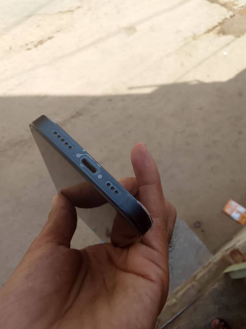 Apple iPhone 14 10