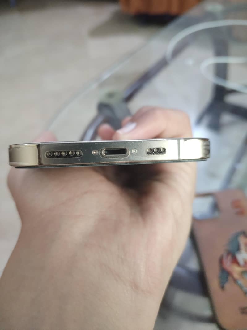 Apple iPhone 12 Pro 2