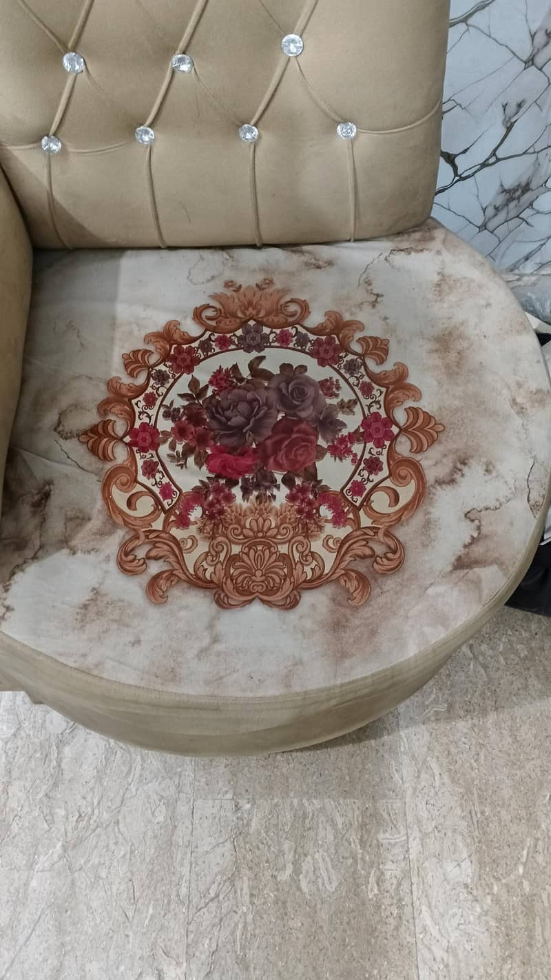 2 sofa set in good condition 1