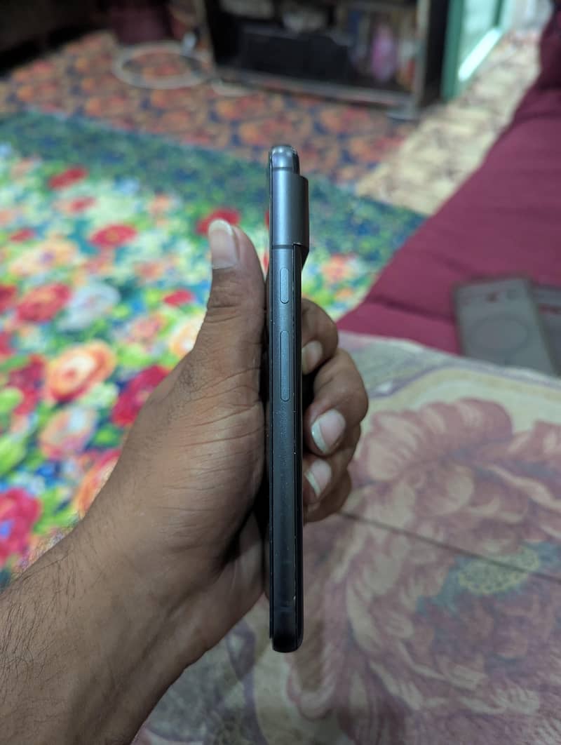 Google Pixel 8 3