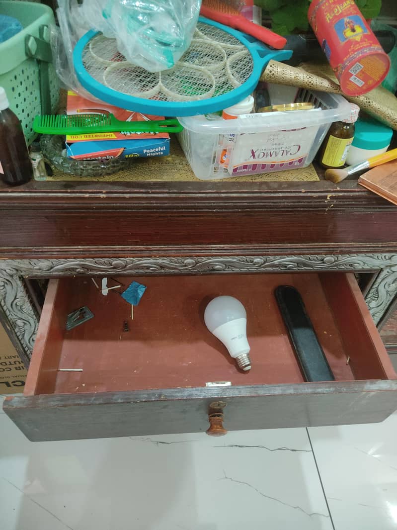 dressing table 3