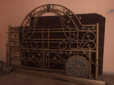 King Size Heavy Iron Bed – Vintage Design | Rs. 15,000 Negotiable