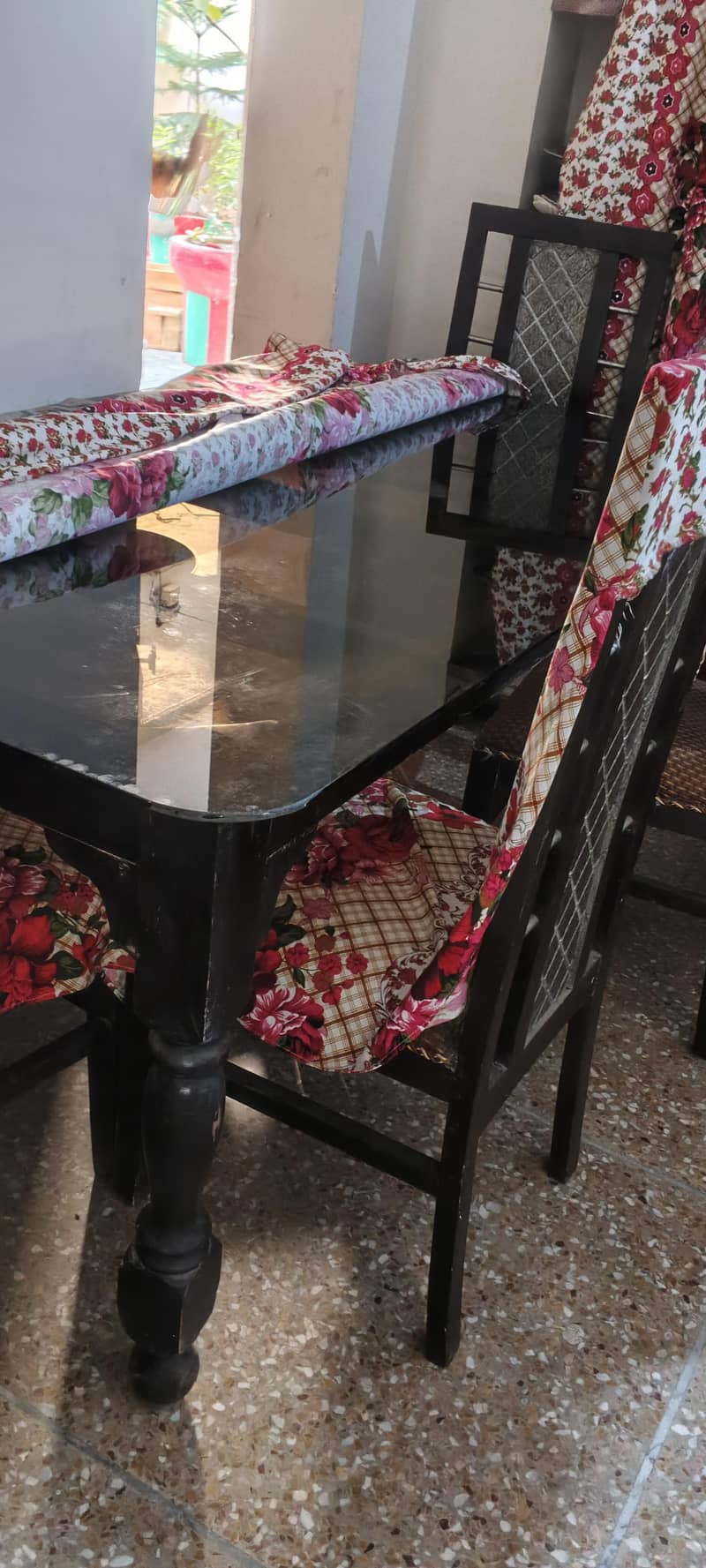 Dining table 4