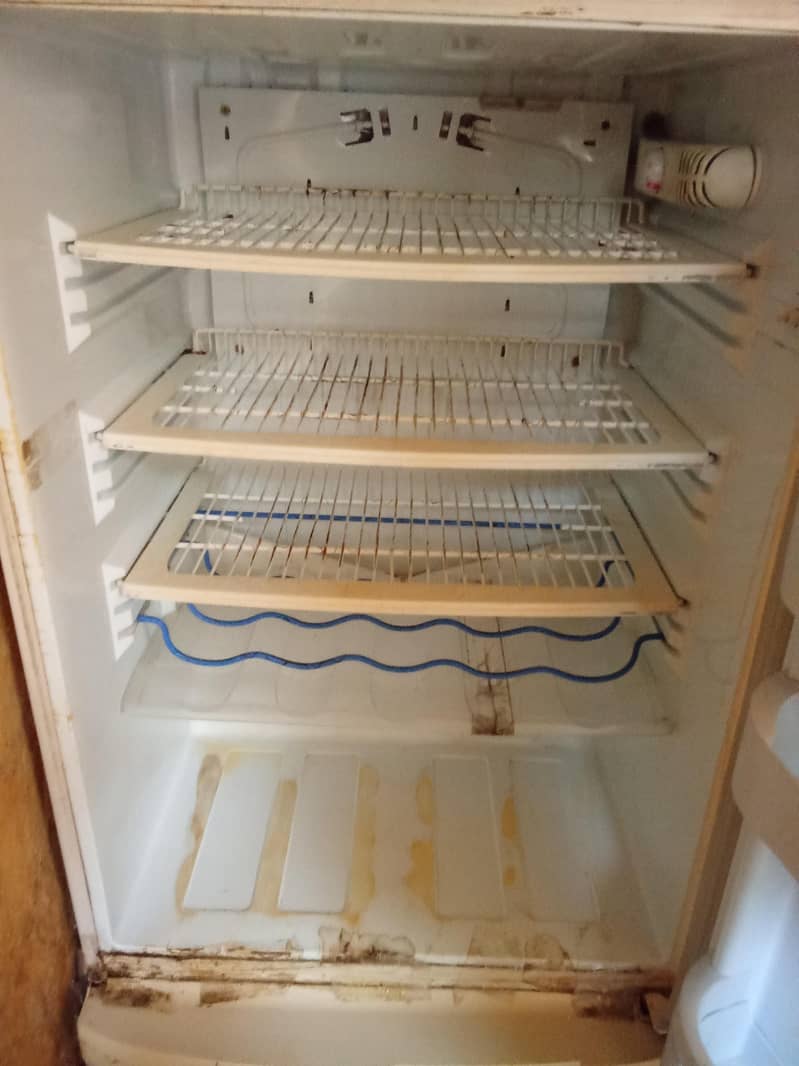 Refrigerator 0