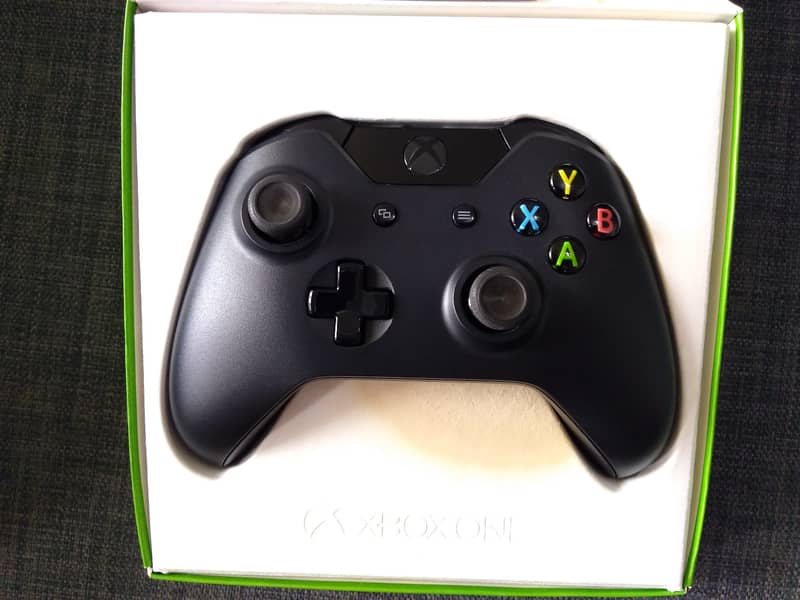 Original Microsoft XBOX ONE Controller 1