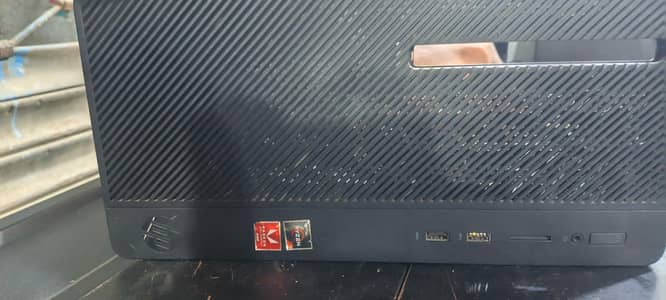 HP Ryzen 3 Gaming PC | 8GB DDR4 | Radeon Vega 8 | 320GB HDD