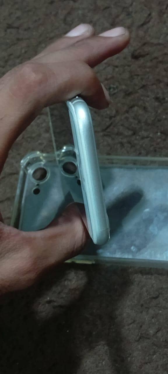 Apple iPhone 7 4