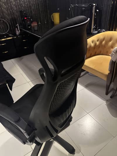 Boss Genuine Chair(27k New brand price)