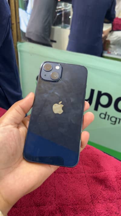 Apple iPhone 13
