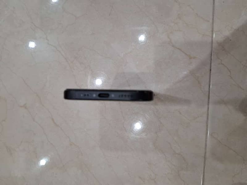 Apple iPhone 15 4