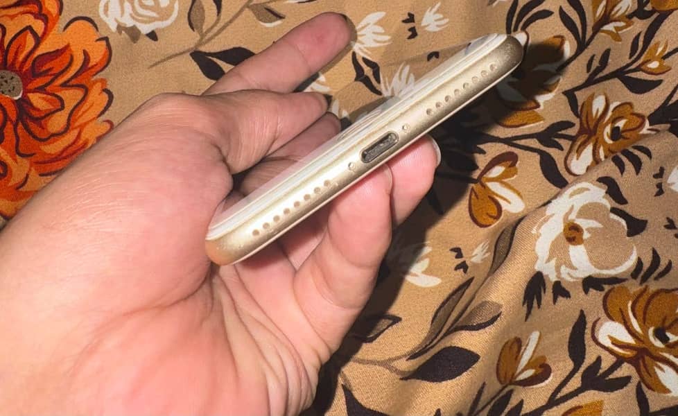 iPhone 7 Plus  memory 256 GB 5