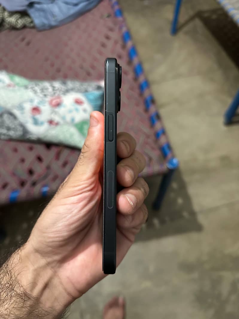 Apple iPhone 15 5