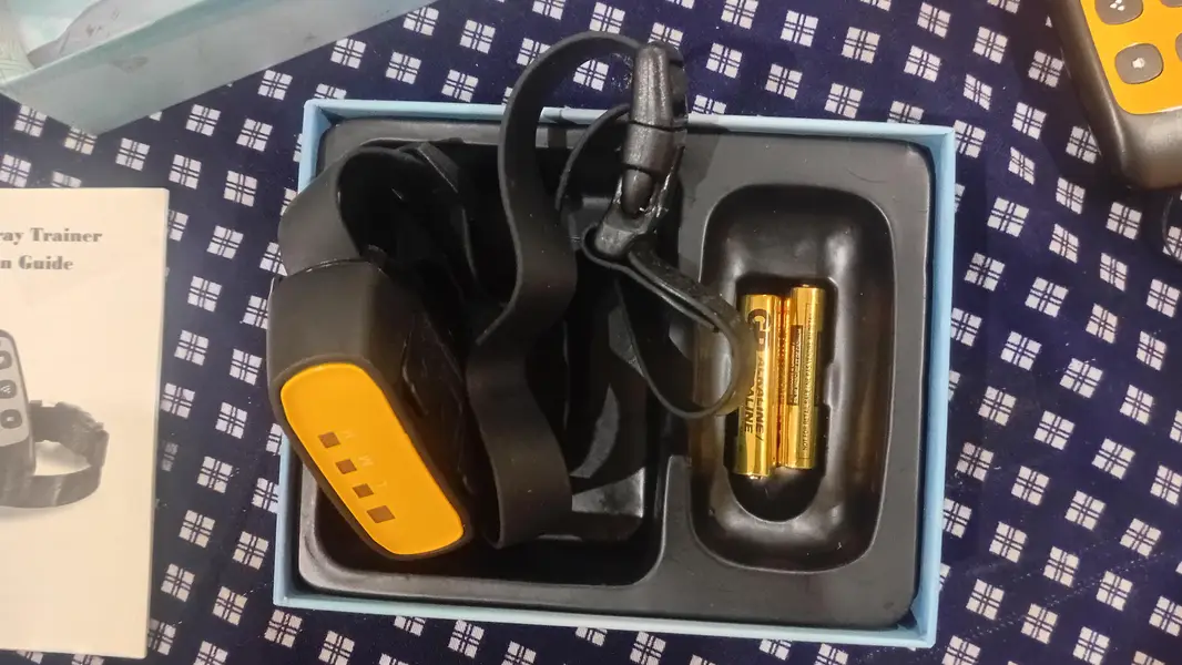 Remote spray dog training collar — photo 2