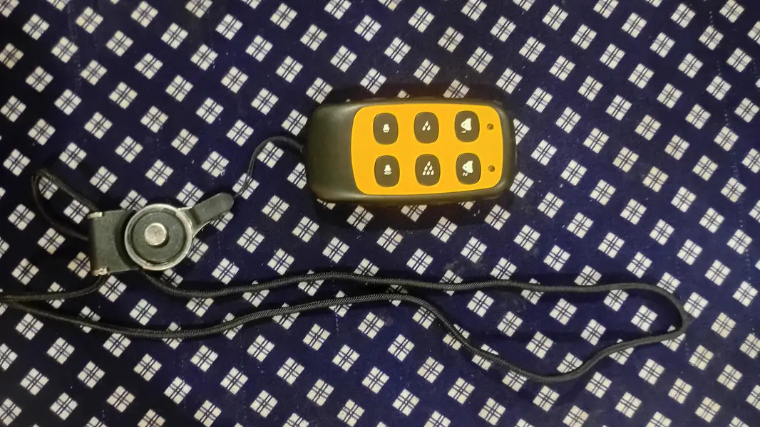 Remote spray dog training collar — photo 3