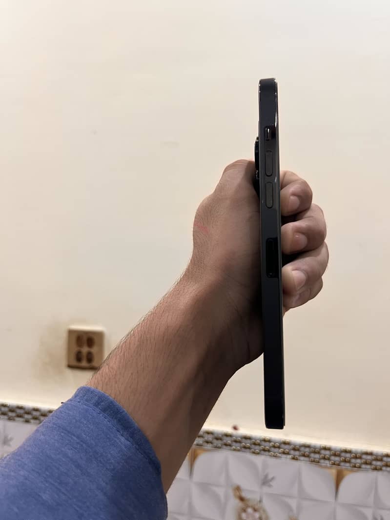Apple iPhone 14 Pro Max 4
