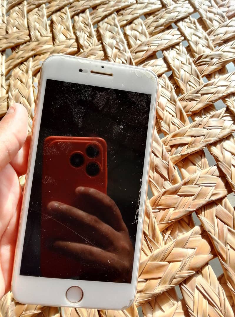 Apple iPhone 8 Plus 1