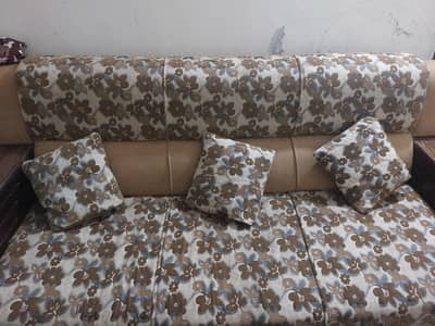 5 seater good condition sofa set Urgent Sale