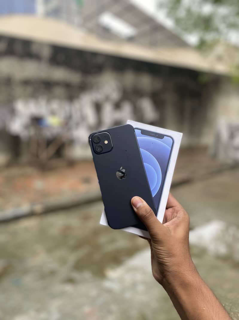Apple iPhone 12 0