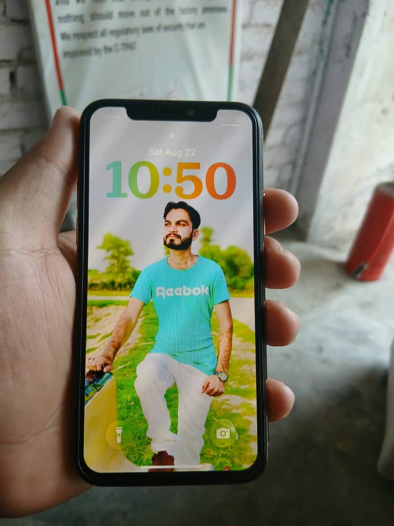 Apple iPhone 11 Pro 4