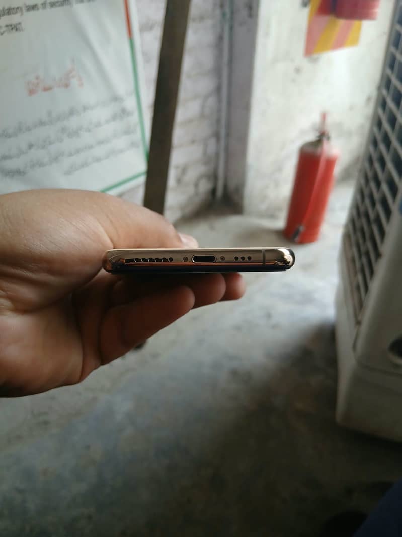 Apple iPhone 11 Pro 5
