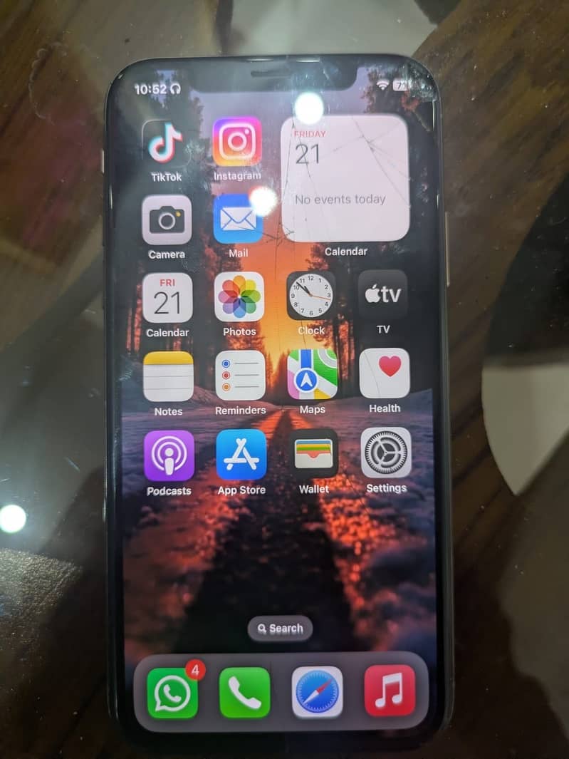 Apple iPhone XS 4