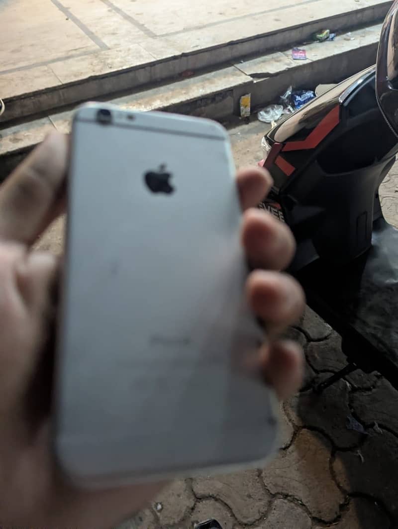 Apple iPhone 6 0