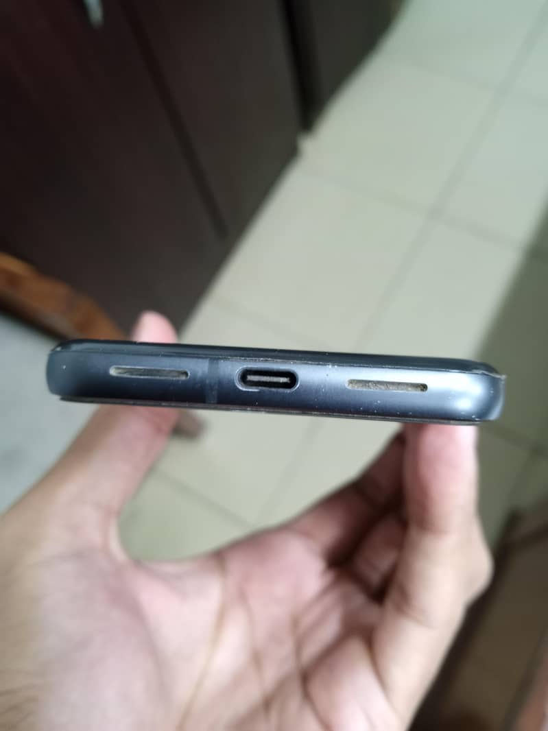 Google Pixel 8 4