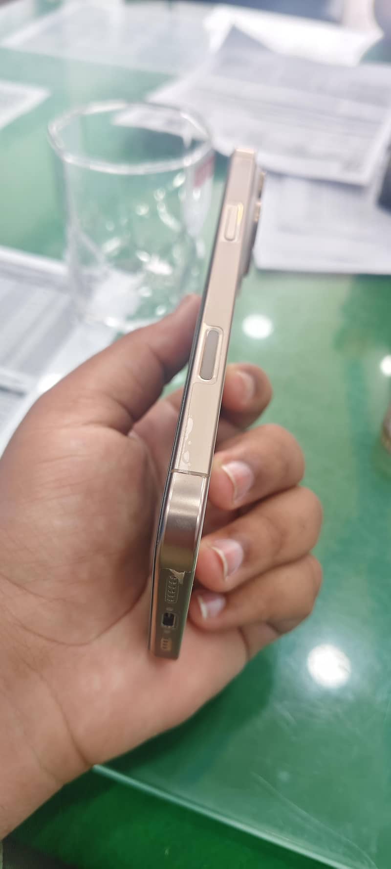 Apple iPhone 16 Pro Max 2