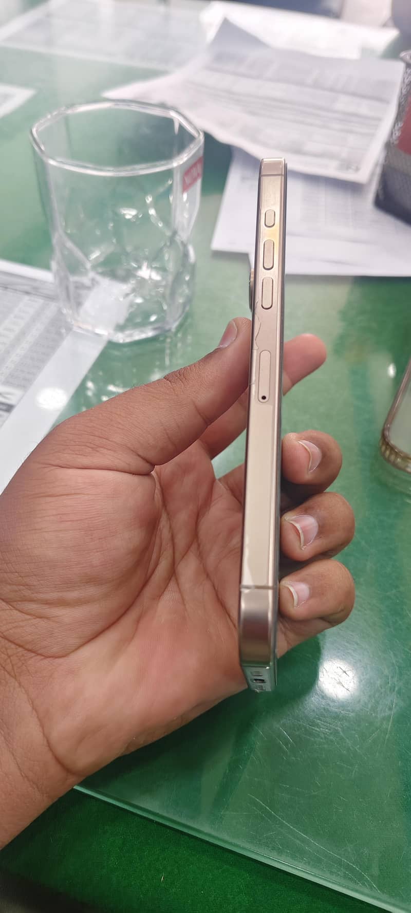 Apple iPhone 16 Pro Max 3
