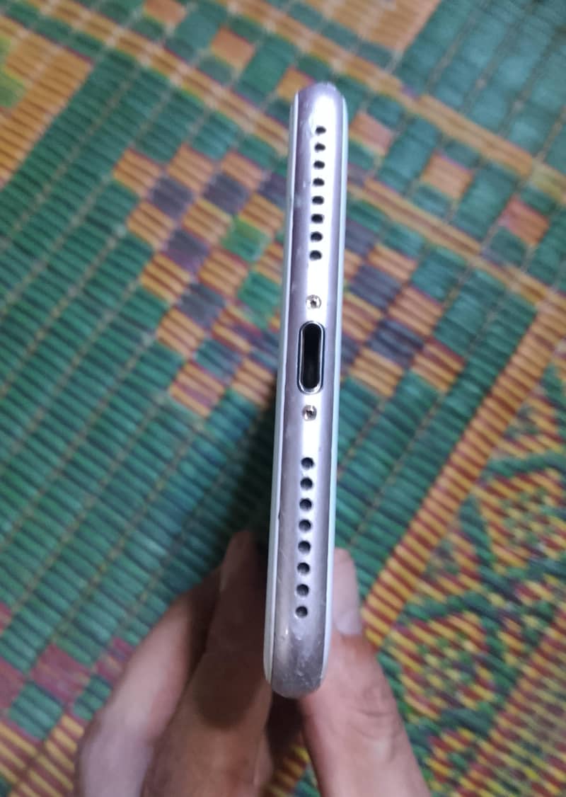 Apple iPhone 7 Plus 3