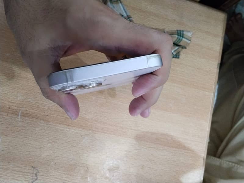 Apple iPhone 13 ( 03064200627 ) 3