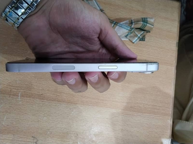 Apple iPhone 13 ( 03064200627 ) 5