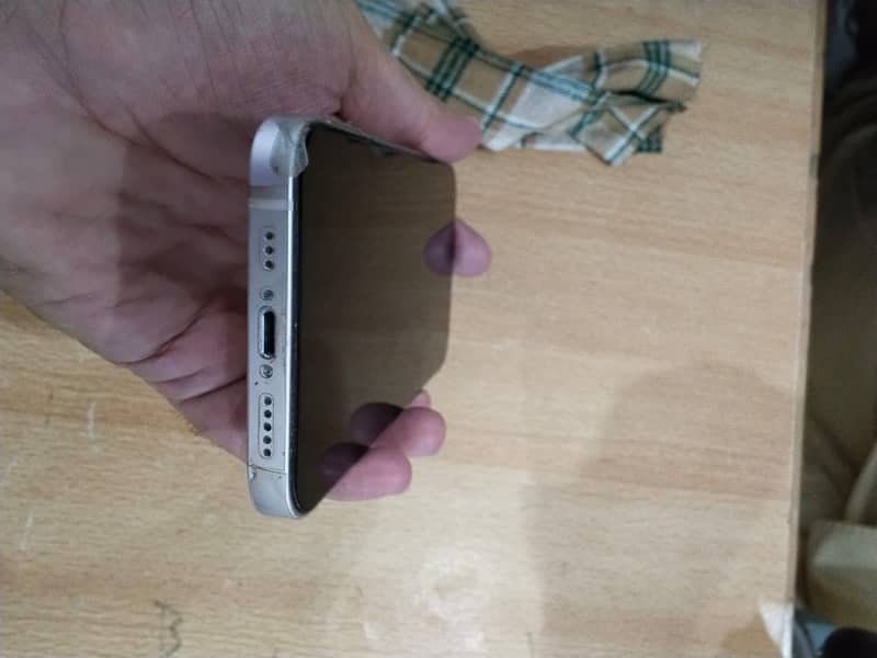 Apple iPhone 13 ( 03064200627 ) 6