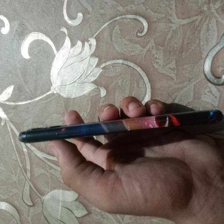 Apple iPhone 11 3
