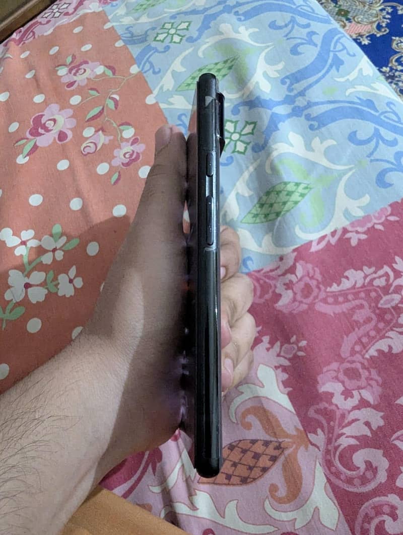 Google Pixel 6 4