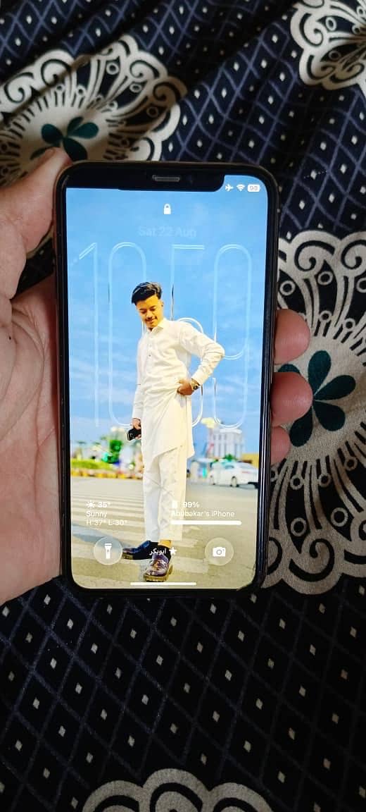 Apple iPhone 11 Pro 1