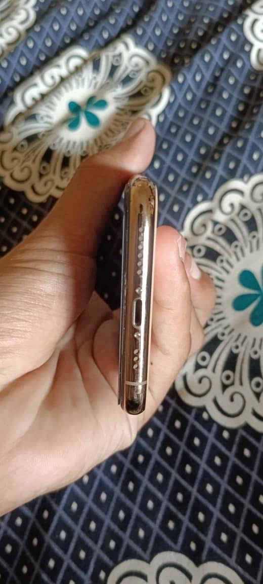 Apple iPhone 11 Pro 3