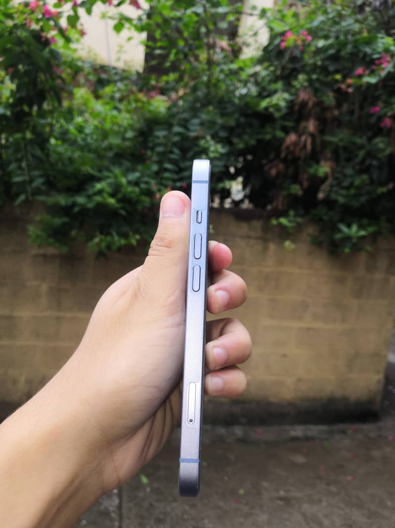 Apple iPhone 14 3