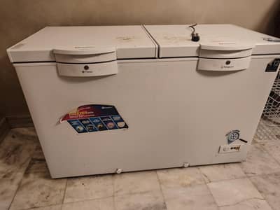 Horizontal fridge/freezer double door