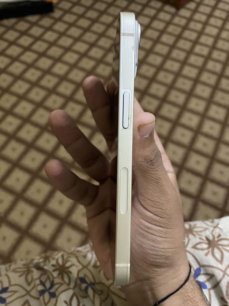 Apple iPhone 14 4