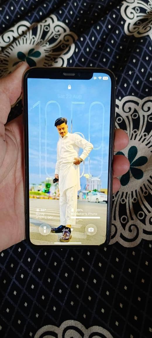 Apple iPhone 11 Pro 4