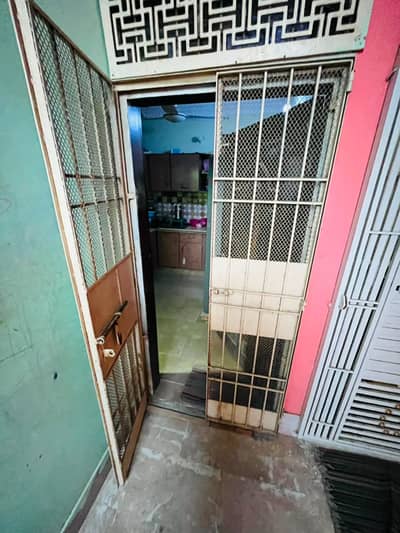 3rd Floor West Open Flat Available For Sale 450 Sq. Ft At Liaquatabad Block 5