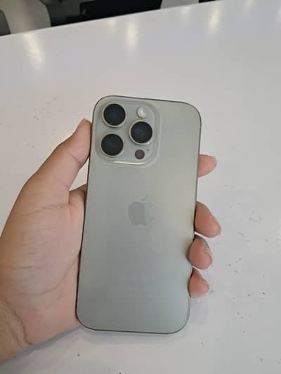 Apple iPhone 16 Pro