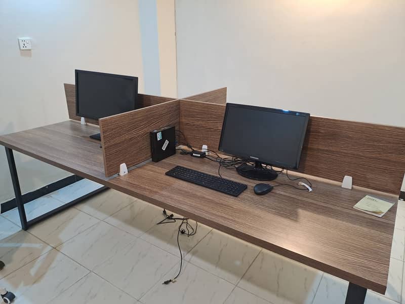 Table Workstation 0