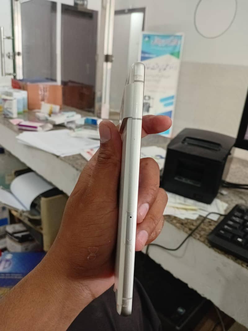 Google Pixel 7 4